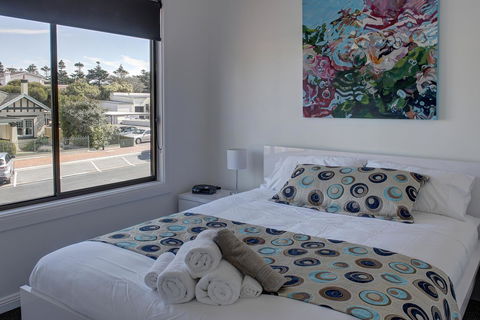 Aart Apartments - Holiday Find 25
