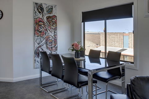 Aart Apartments - Holiday Find 20