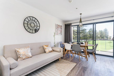 Heart Of Glenelg BnB - Holiday Find 10