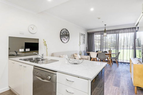 Heart Of Glenelg BnB - Holiday Find 5