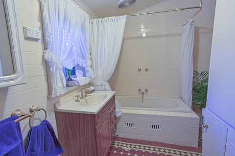 Tanunda Cottages - Holiday Find 14
