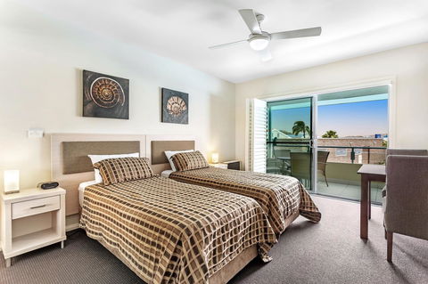 Pacific Blue 278-265 Sandy Pt Rd- Dual Key Access, Wifi, Linen And Air Conditioning - Holiday Find 9