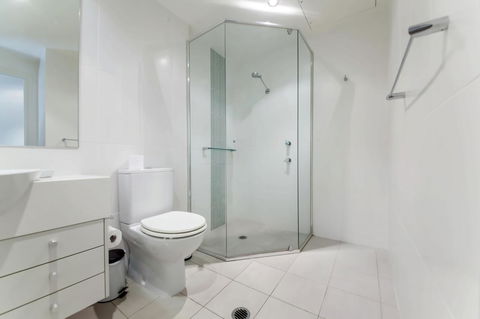 Pacific Blue 278-265 Sandy Pt Rd- Dual Key Access, Wifi, Linen And Air Conditioning - Holiday Find 14