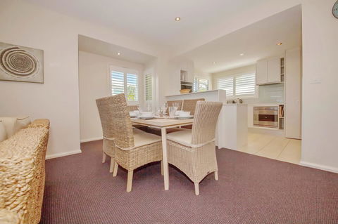 Pacific Blue 278-265 Sandy Pt Rd- Dual Key Access, Wifi, Linen And Air Conditioning - Holiday Find 6
