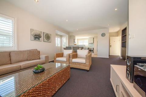 Pacific Blue 278-265 Sandy Pt Rd- Dual Key Access, Wifi, Linen And Air Conditioning - Holiday Find 5
