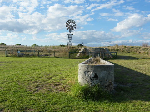 Coorong Waterfront Retreat - Holiday Find 24