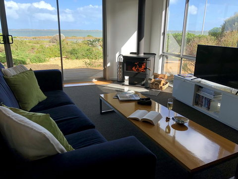 Coorong Waterfront Retreat - Holiday Find 8