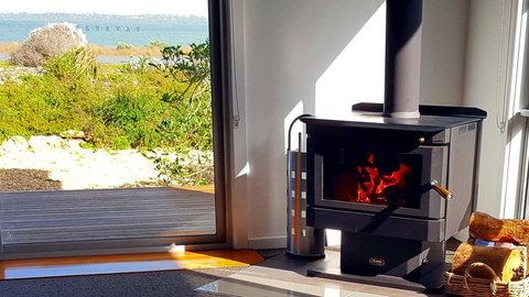 Coorong Waterfront Retreat - Holiday Find 1