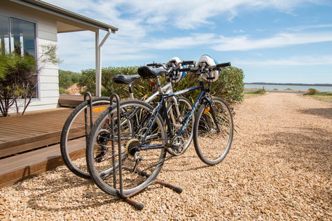 Coorong Waterfront Retreat - Holiday Find 5