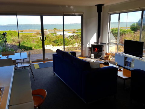 Coorong Waterfront Retreat - Holiday Find 0