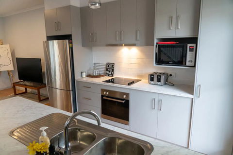 Gawler Townhouse 3 Bedroom - Holiday Find 2