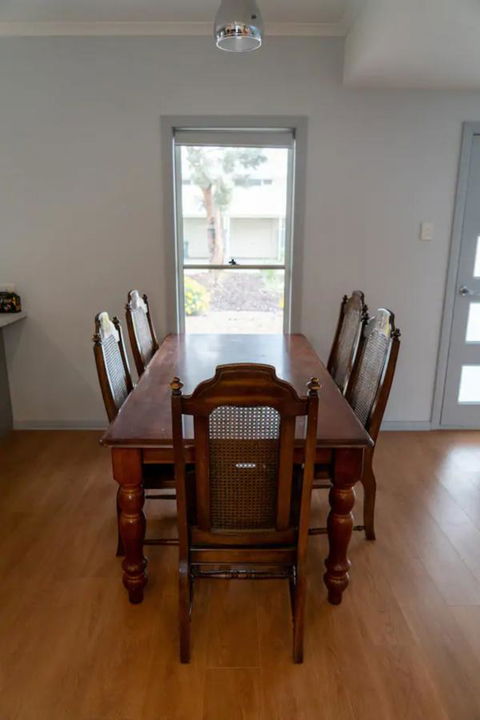 Gawler Townhouse 3 Bedroom - Holiday Find 21