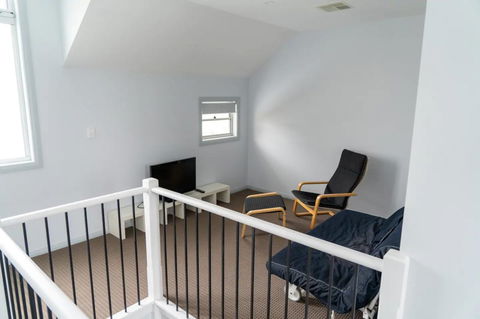 Gawler Townhouse 3 Bedroom - Holiday Find 8