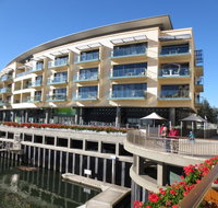 Lights Landing Apartments - Holiday Find