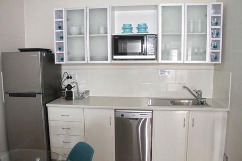 Smugglers Inn Studio Apartments - Holiday Find 8