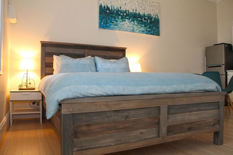 Smugglers Inn Studio Apartments - Holiday Find 5