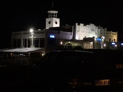 Adelaide - Semaphore Beach Front - Holiday Find 32