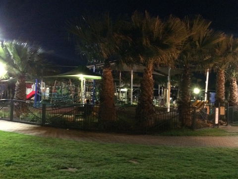 Adelaide - Semaphore Beach Front - Holiday Find 28