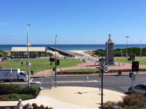 Adelaide - Semaphore Beach Front - Holiday Find 25