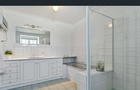 Angaston House - Holiday Find 14