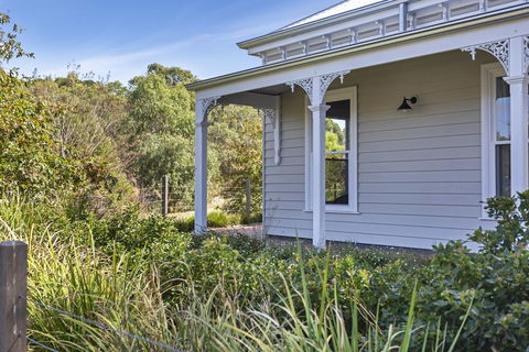 Grandview Accommodation - The Elm Tree Apartments - Holiday Find 28