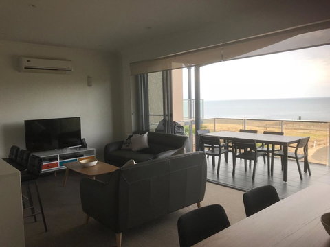 Penneshaw Oceanview Apartments - Holiday Find 1