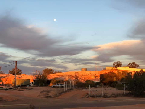Aussie Opal Diggers Outback Retreat-Undergound - Holiday Find 3