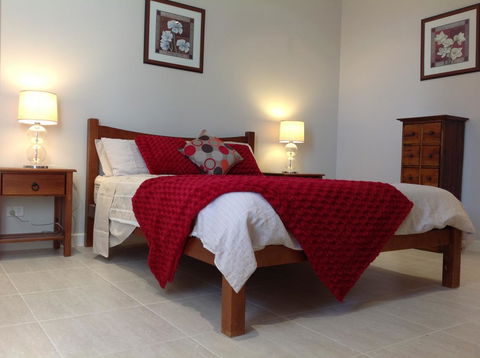 Elandra Holiday Home - Holiday Find 19