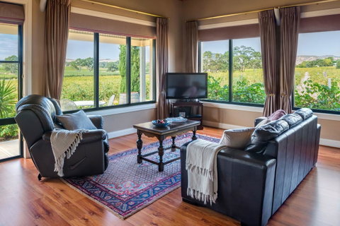 Barossa Shiraz Estate - Holiday Find 14