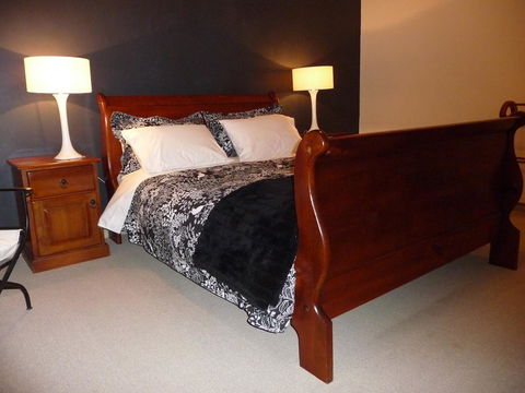 Country Bakehouse Accommodation - Holiday Find 3