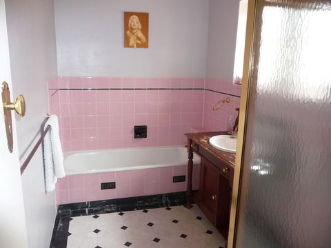Country Bakehouse Accommodation - Holiday Find 17