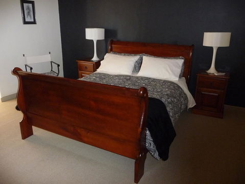 Country Bakehouse Accommodation - Holiday Find 1