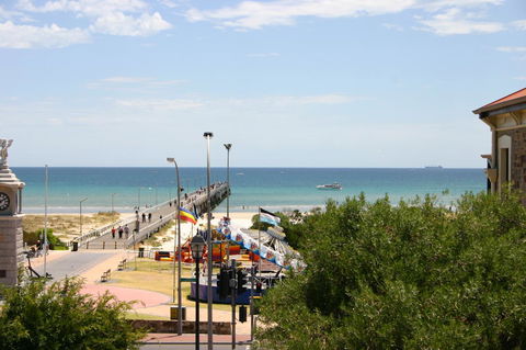 Semaphore Blue Apartments - Holiday Find 18