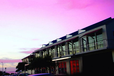 Semaphore Blue Apartments - Holiday Find 10