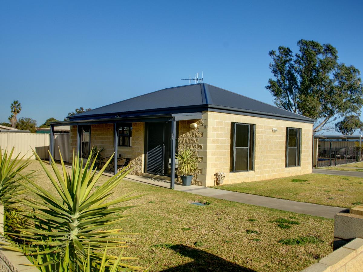Ardlethan NSW Holiday Find