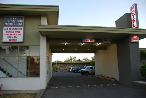 Adelaide Road Motor Lodge - Holiday Find 37