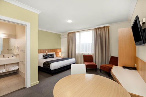 Adelaide Road Motor Lodge - Holiday Find 13
