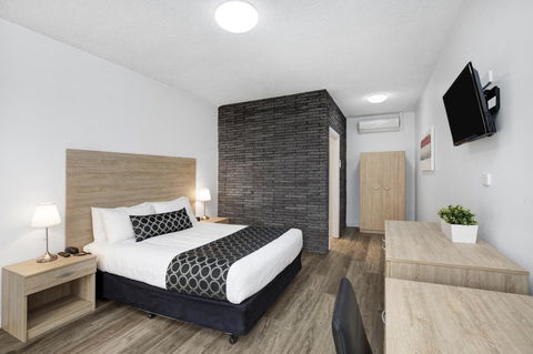 Adelaide Road Motor Lodge - Holiday Find 16