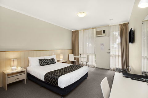 Adelaide Road Motor Lodge - Holiday Find 31