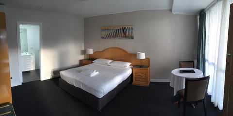 Hilton Beachfront Motel - Holiday Find 27
