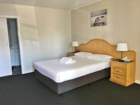 Hilton Beachfront Motel - Holiday Find 31