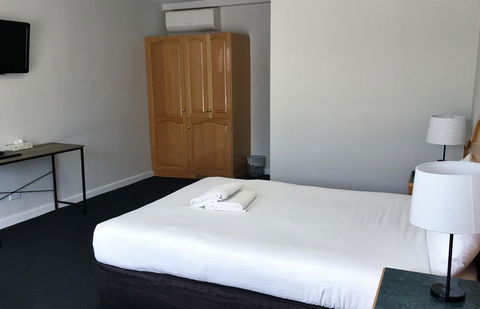 Hilton Beachfront Motel - Holiday Find 26