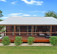 The Log Cabin - 47 Jetty Road - Holiday Find