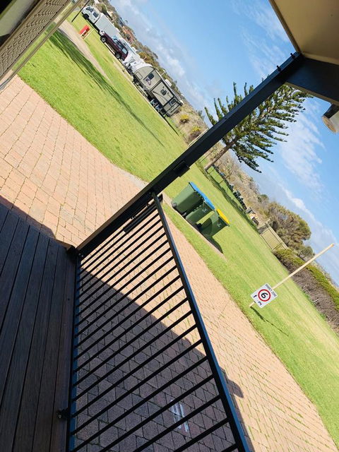 Moana Beach Tourist Park - Holiday Find 14