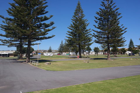 Moana Beach Tourist Park - Holiday Find 10