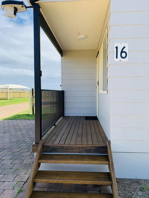 Moana Beach Tourist Park - Holiday Find 15