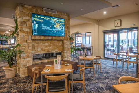 Vine Inn Barossa - Holiday Find 23