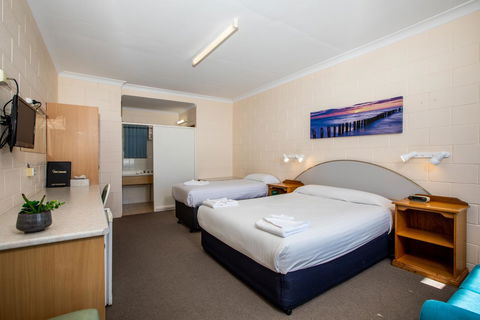 Blue Seas Motel - Holiday Find 3