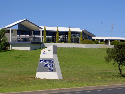 Robetown Motor Inn & Apartments - Holiday Find 0