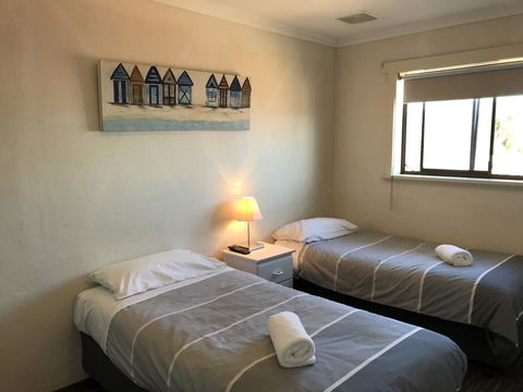 Robetown Motor Inn & Apartments - Holiday Find 12